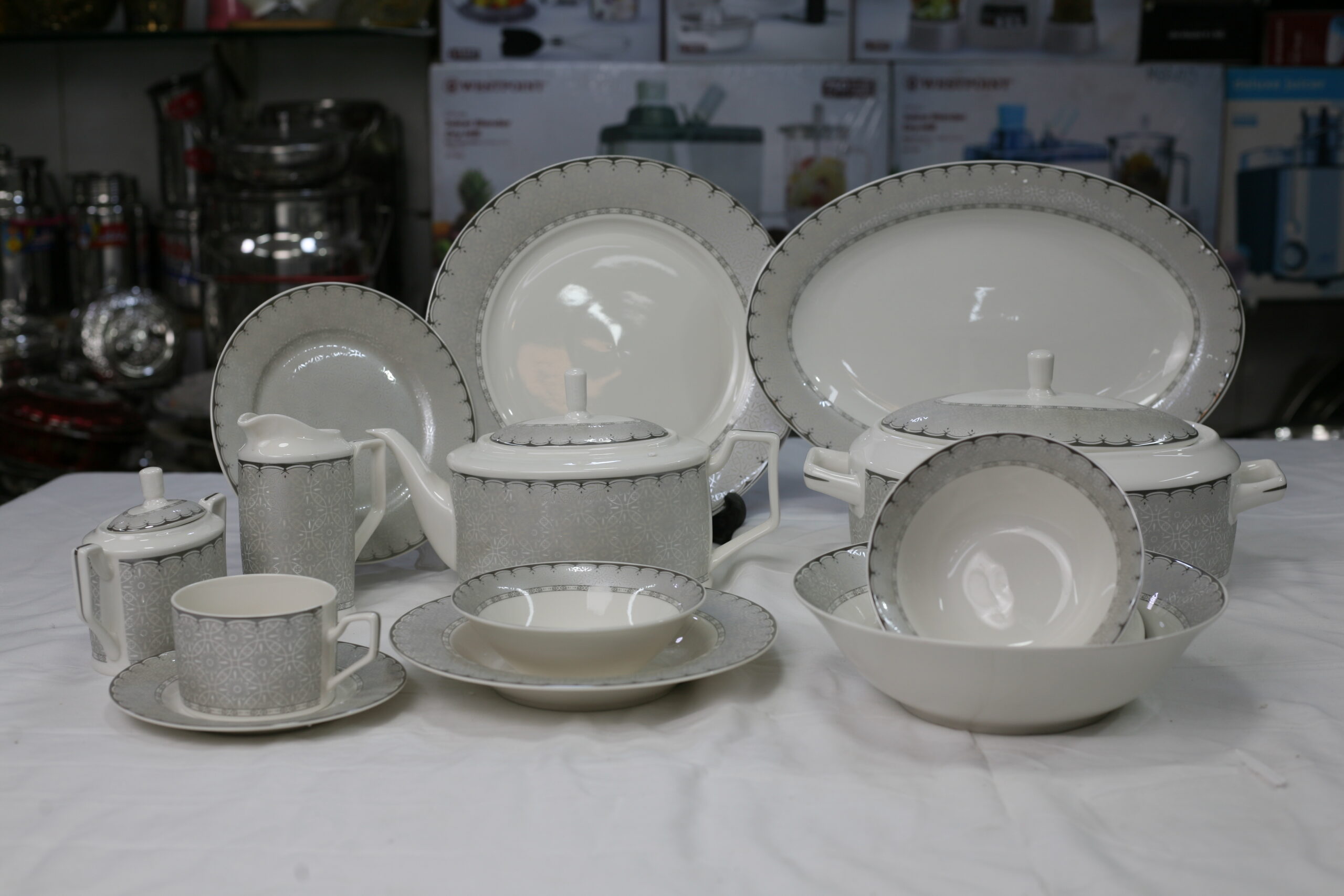 Contemporary Bone China Dinnerware Set 